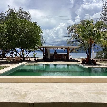 Juliantos By The Sea Hotel Gili Air Exterior photo