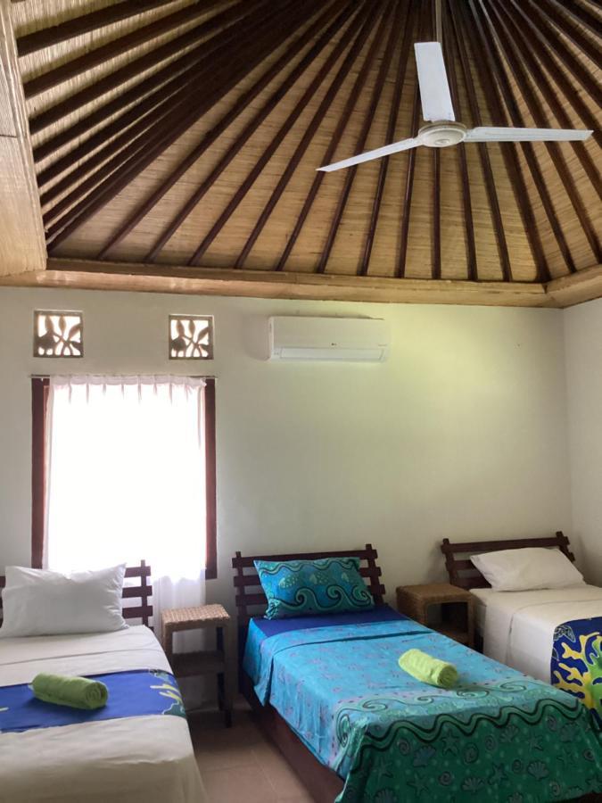 Juliantos By The Sea Hotel Gili Air Exterior photo