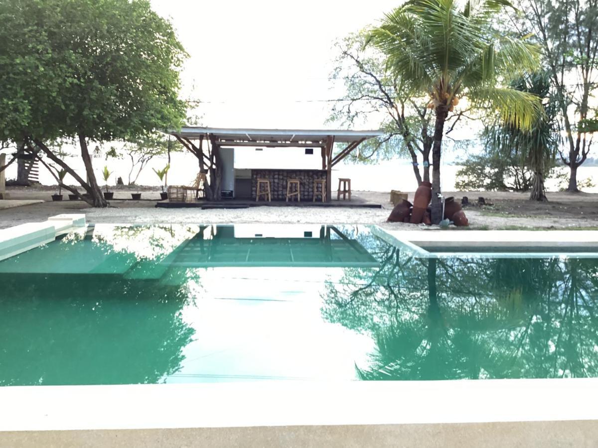 Juliantos By The Sea Hotel Gili Air Exterior photo