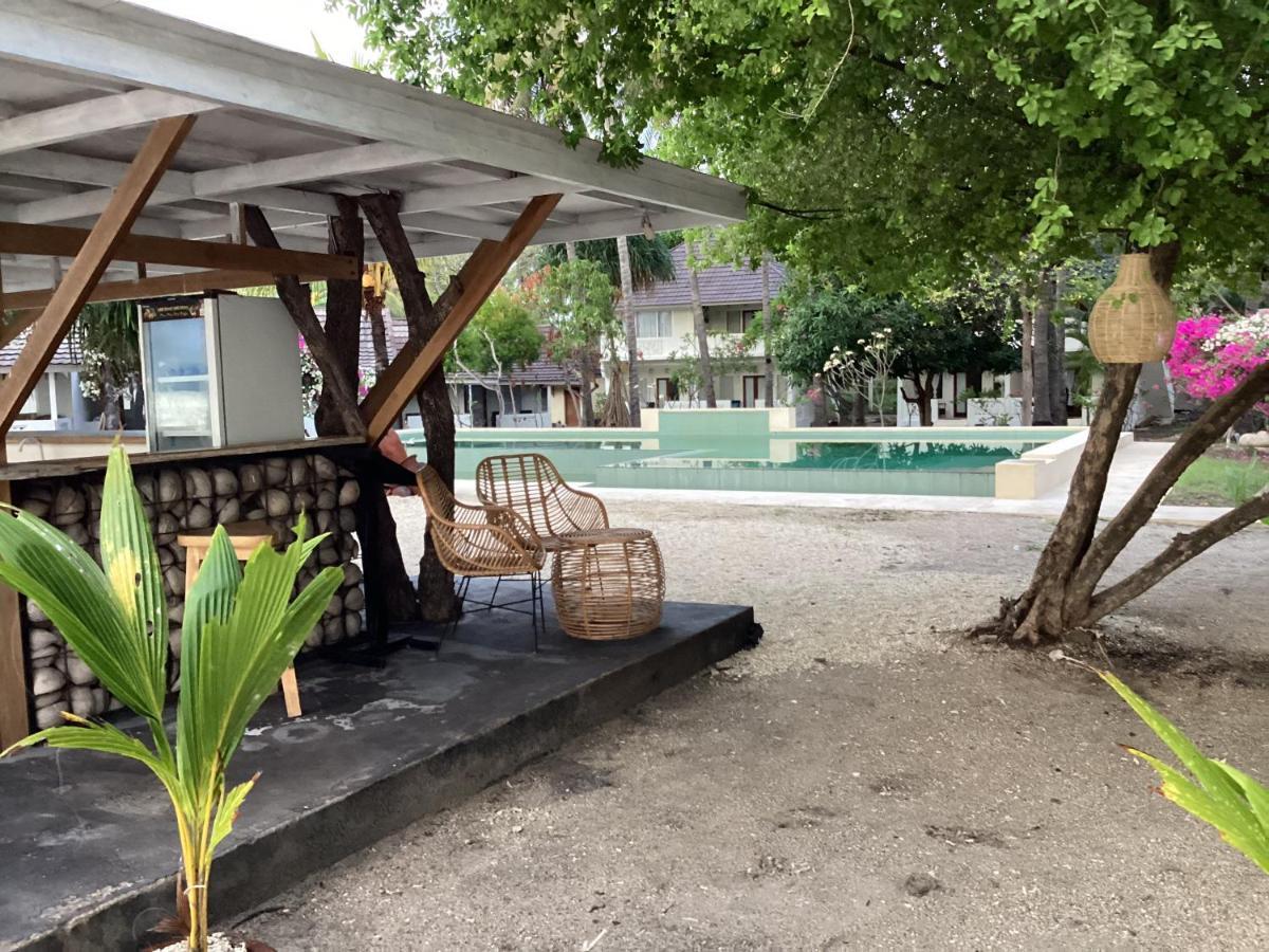 Juliantos By The Sea Hotel Gili Air Exterior photo