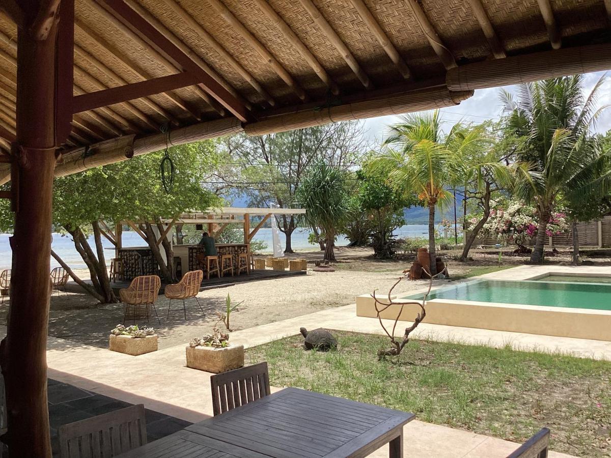 Juliantos By The Sea Hotel Gili Air Exterior photo