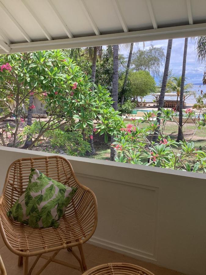 Juliantos By The Sea Hotel Gili Air Exterior photo
