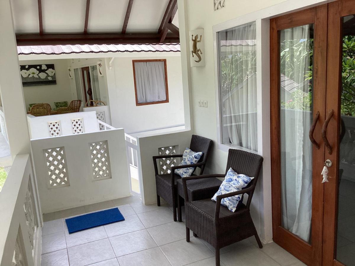Juliantos By The Sea Hotel Gili Air Exterior photo