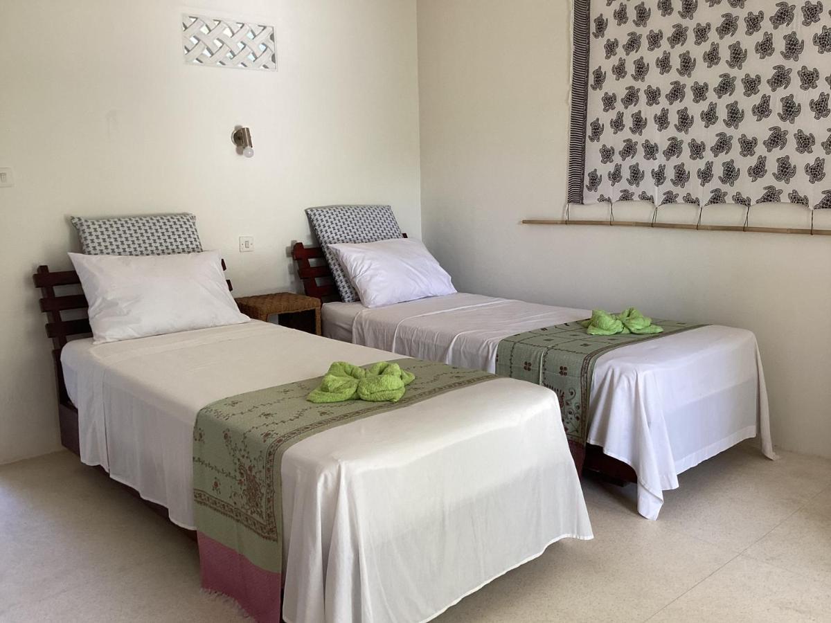 Juliantos By The Sea Hotel Gili Air Exterior photo